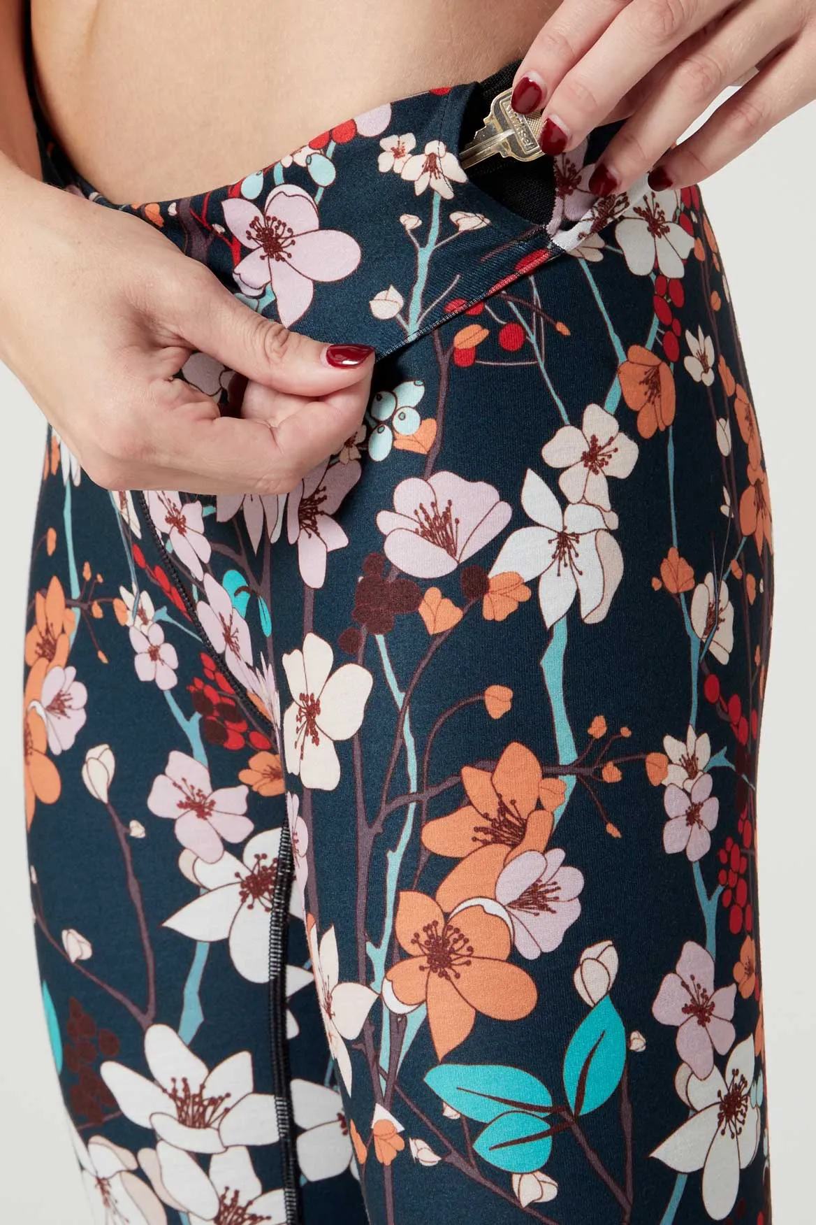 Camila Cropped Front Pocket Legging Midnight Glory